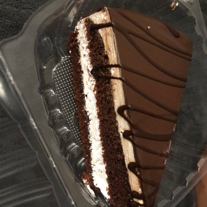review photo of Vegan Pizza Chocolate Cake shared by @veganlita on 17 Dec 2020 - review