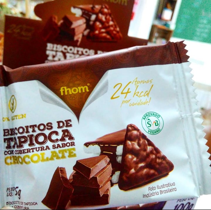 photo of Fhom Biscoitos de tapioca com cobertura sabor chocolate shared by @arabellapills on  31 Jan 2022 - review