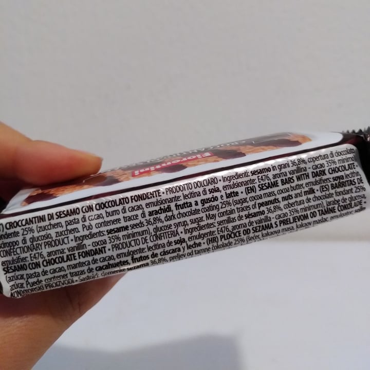 review photo of Fiorentini Croccantini di sesamo con cioccolato shared by @elenaturtas on 08 Apr 2022 - review