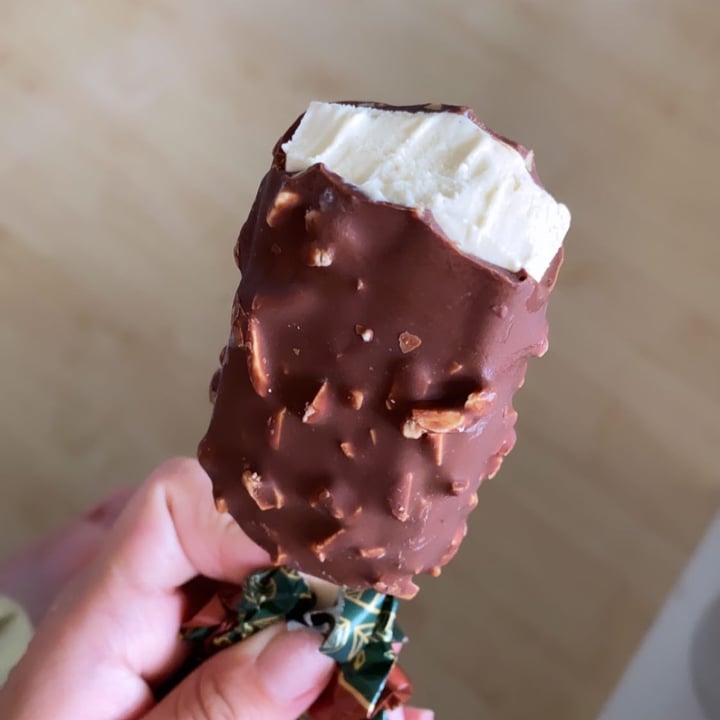 photo of Magnum Magnum Vegan Almond shared by @aicirxx on  27 Apr 2021 - review