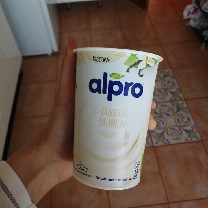 photo of Alpro Vaniglia Baunilha Yogurt shared by @cristianac on  08 Jun 2022 - review