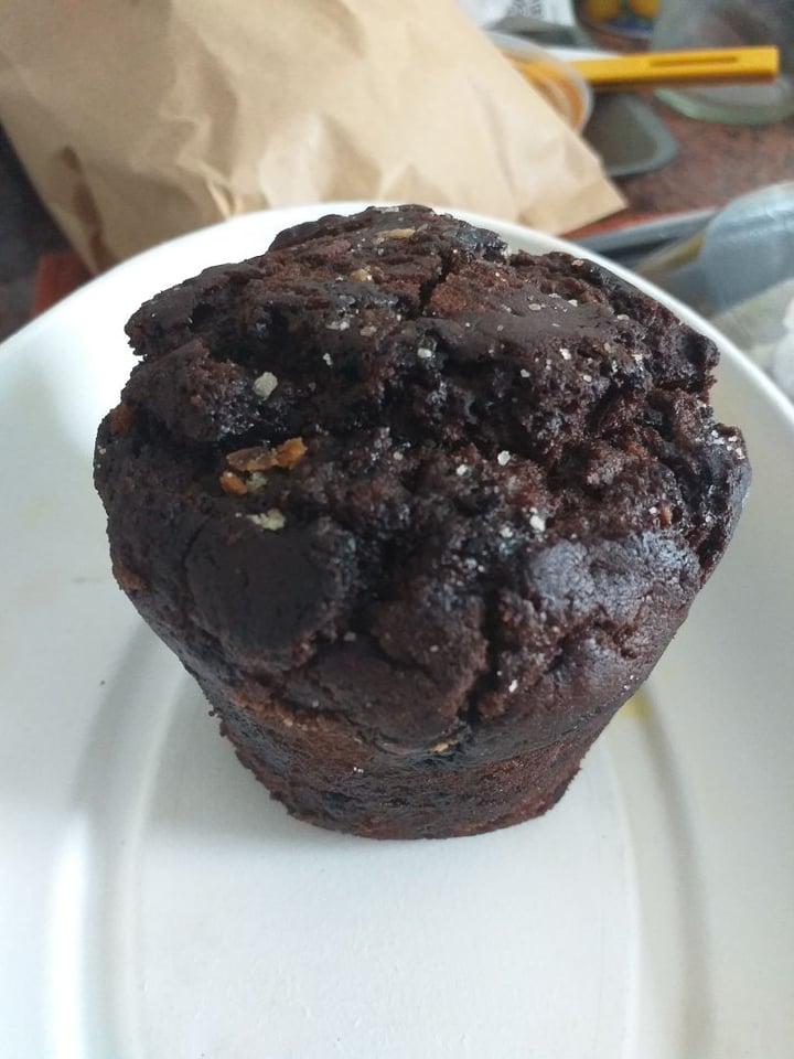 photo of OL'DAYS Coffee and Deli Muffin de chocolate vegano shared by @itsmiranda on  11 Sep 2019 - review