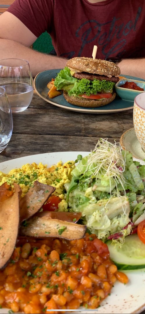review photo of Max Pett British breakfast shared by @tiffnath on 02 Apr 2020 - review