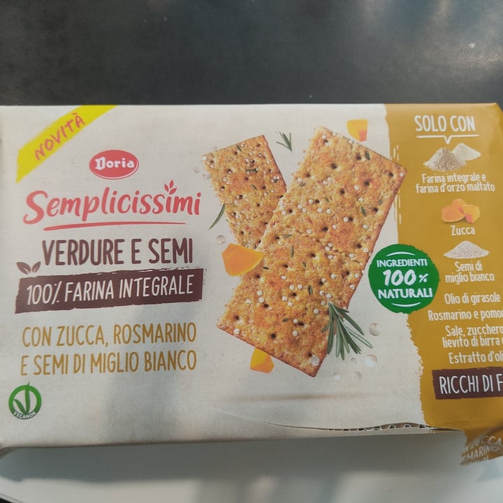 photo of Doria Cracker alle verdure e semi shared by @88roby on  15 Mar 2022 - review