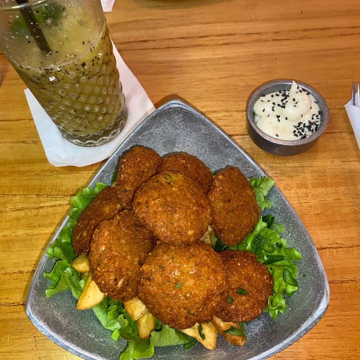 photo of Urbano Cocina Americana Falafel Potatoes shared by @sollcaruso on  10 May 2022 - review