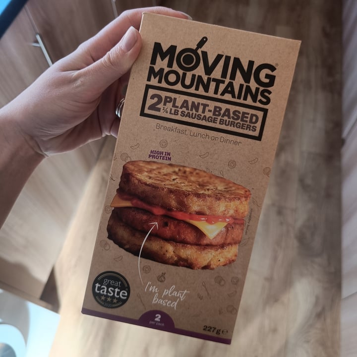 photo of Moving Mountains 2 plant-based 1/4 lb sausage burguers shared by @vervy on  19 Apr 2022 - review