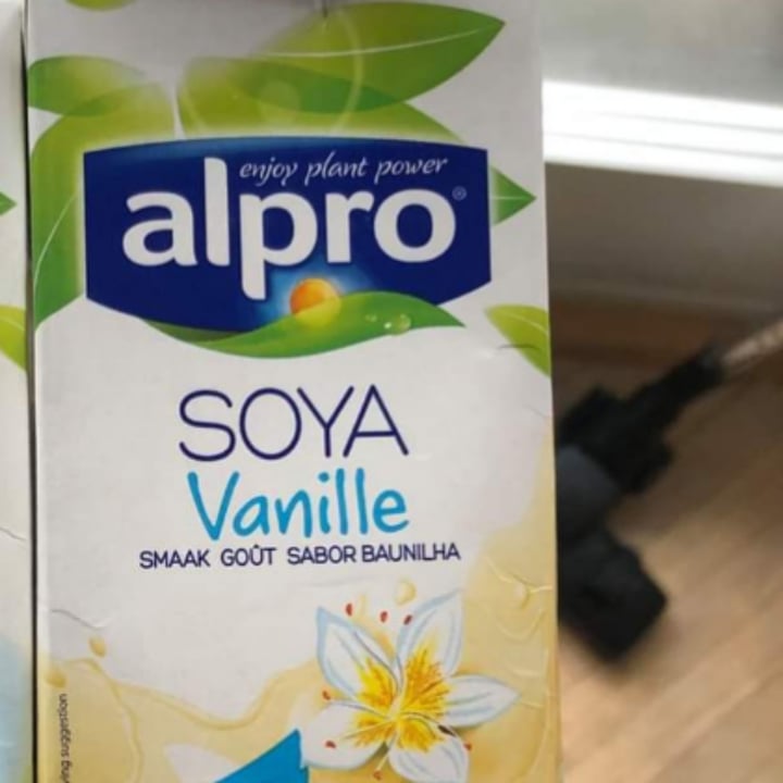 photo of Alpro Classic Soy Vanilla shared by @klaroslava on  10 Jun 2021 - review
