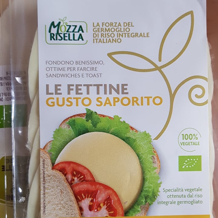 photo of Mozzarisella Le fettine gusto saporito shared by @robmi on  21 Apr 2022 - review
