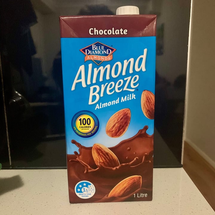 photo of Blue Diamond Chocolate Almond Milk shared by @vegan-friendly on  18 Feb 2021 - review