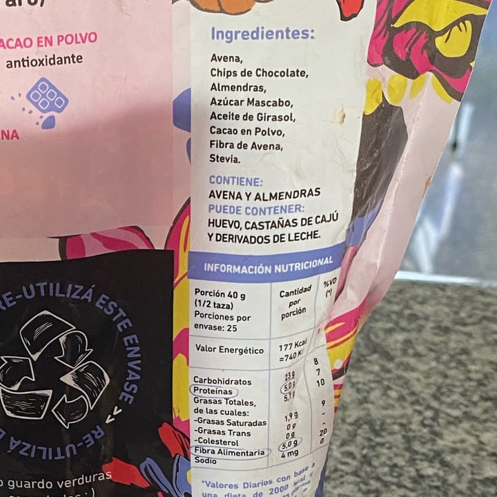 photo of Integra granola chicolate cacao y almendra shared by @inespressable on  24 Apr 2022 - review