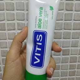 Vitis