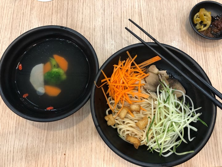 photo of Greendot @ Star Vista Shiitake Mushroom Sauce Noodles shared by @noll-fyra on  21 Jun 2019 - review