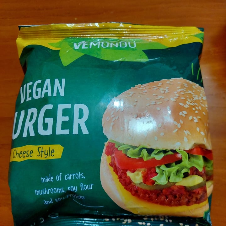 photo of Vemondo Vegan Burger Cheese Style shared by @witch95 on  07 Jan 2022 - review