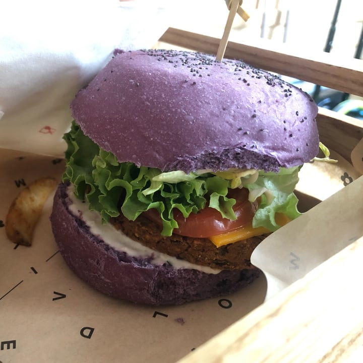 photo of Flower Burger Flower burger shared by @essemme on  26 Jul 2022 - review