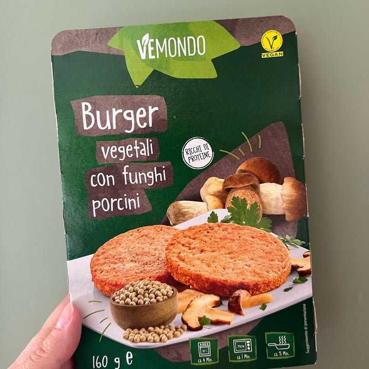 review photo of Vemondo 2 burger ai funghi shared by @julietvampire2 on 12 Jun 2022 - review