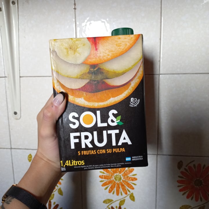 photo of Sol & Fruta 5 frutas con su pulpa shared by @chuequita on  09 Feb 2022 - review