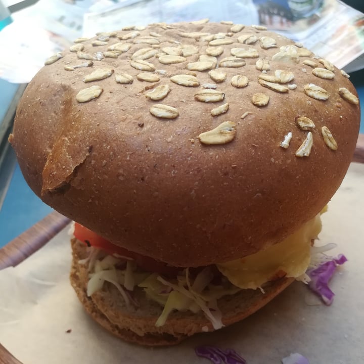 photo of Vegan Beat Athens Big Boss Burger shared by @soniabbb on  26 Sep 2022 - review