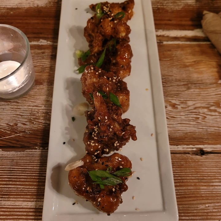 photo of MeeT in Gastown Sweet Chili Caulifower shared by @veganonvanisle on  20 Nov 2021 - review