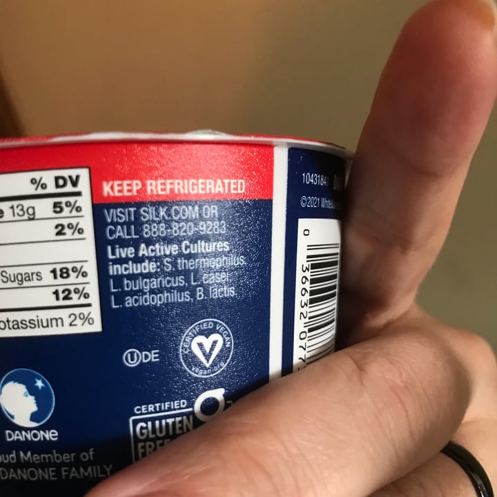 review photo of Silk Greek Style Strawberry Yogurt Alternative shared by @slowarrow on 28 Jan 2022 - review