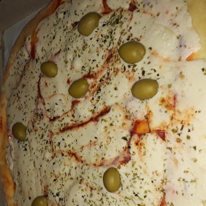 photo of Empanadas de 10 Pizza de Muzzarella a la piedra shared by @agusvegana1990 on  29 Apr 2021 - review