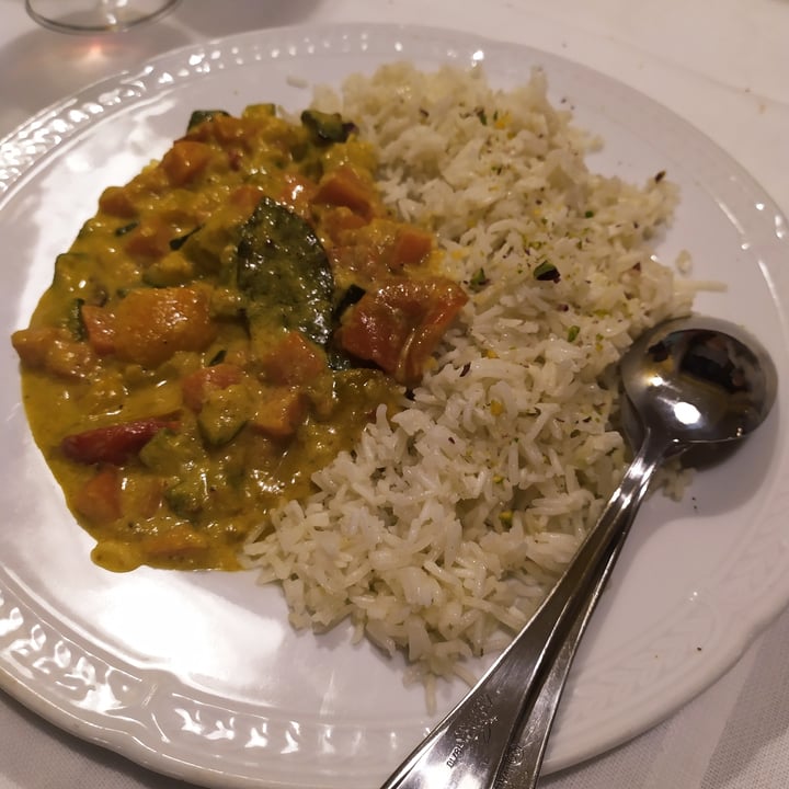 photo of Ristorante Al Derlo Curry Di Verdure E Pilaf Di Riso Basmati shared by @dreamerelly on  18 Mar 2022 - review