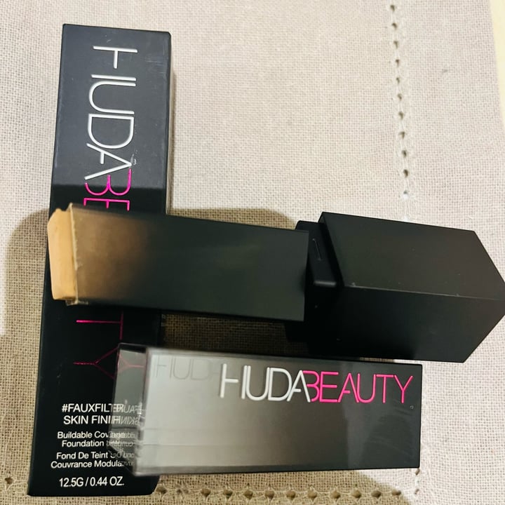 photo of Huda Beauty #Fauxfilter Skin Finish shared by @reshmikhan on  24 Nov 2022 - review