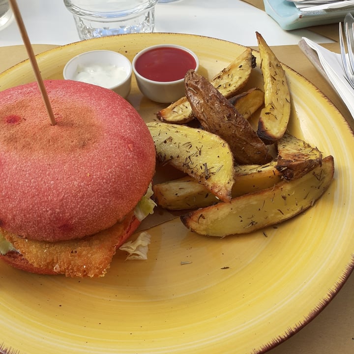 review photo of Buddy Italian Restaurant Cafè Vegan Burger shared by @popa on 07 Dec 2021 - review