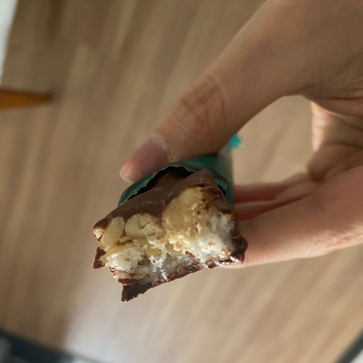 photo of Pinati Nuts barra de coco, amendoim e chocolate meio amargo shared by @larissamaluf on  13 Oct 2022 - review