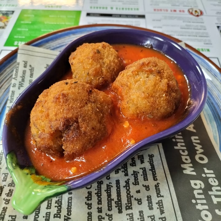 photo of Vegan Streetfood Deli - Obs Arancini Balls shared by @vuurhoutjie on  12 Sep 2022 - review