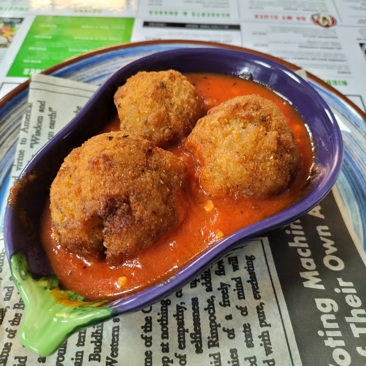 review photo of Vegan Streetfood Deli - Obs Arancini Balls shared by @vuurhoutjie on 12 Sep 2022 - review