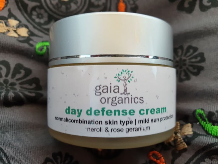 photo of Gaia Organics Day defense cream shared by @sharkhugger on  31 Aug 2019 - review