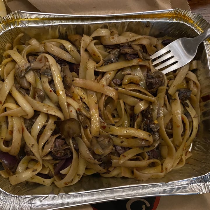 photo of Del Forno Parkmore Vegan Aglio Olio Pasta shared by @bianca1701 on  29 May 2021 - review