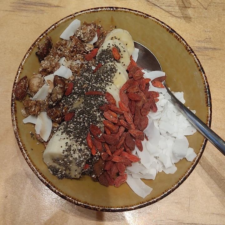 photo of Shake Cafè Vegan Bowl shared by @angelicatedesco on  12 Mar 2022 - review