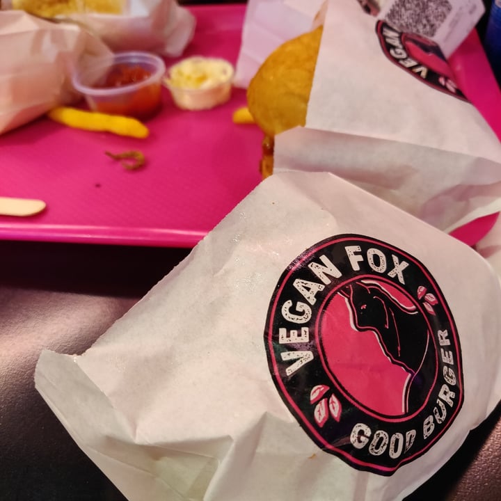 review photo of VEGAN FOX Hamburguesa Crispy shared by @xpokedoll on 13 Jun 2022 - review