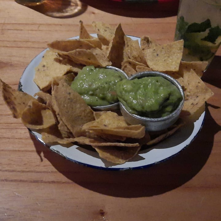 photo of Bartola Nachos  Con Guacamole shared by @enarie on  28 Feb 2022 - review