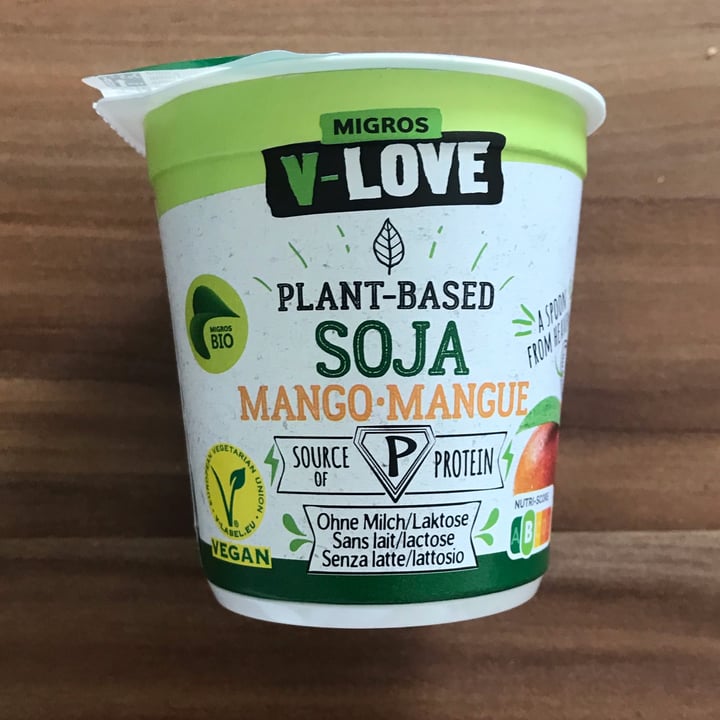 photo of Migros V-Love Plant based soja Mango shared by @liviaslunch on  03 Jul 2022 - review