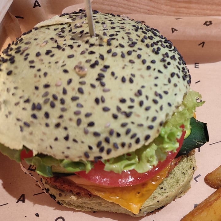 photo of Flower Burger Jungle Burger shared by @guancine on  25 Apr 2022 - review