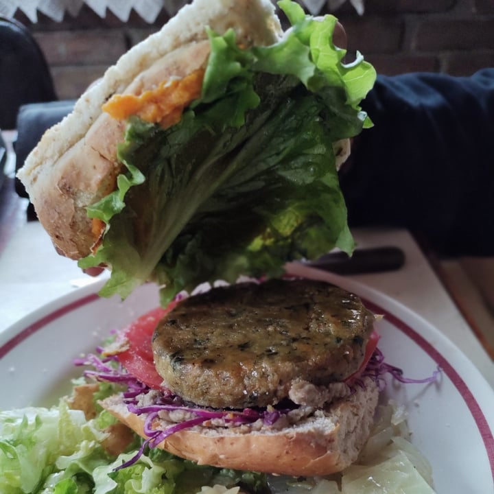 photo of La Despensita De La Agricultura Familiar Hamburguesa Vegana shared by @gri12 on  30 Aug 2021 - review