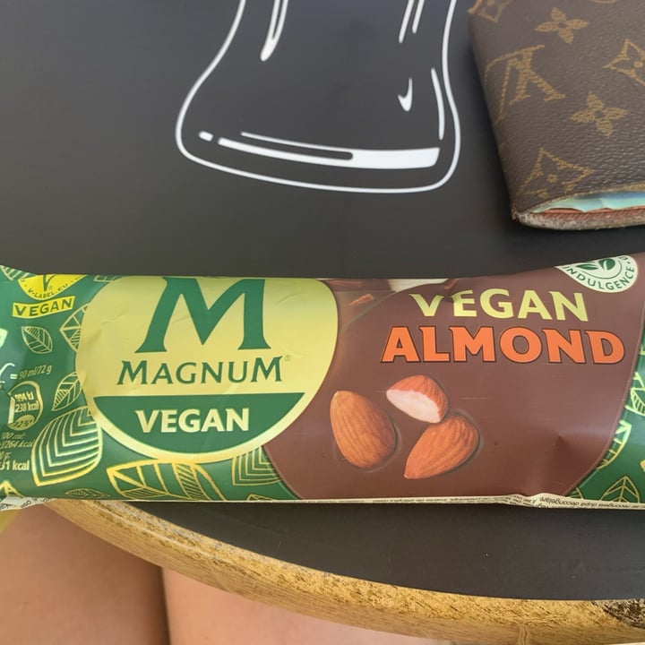 review photo of Magnum Magnum Vegan Almond shared by @rebeccareas on 27 Jul 2022 - review