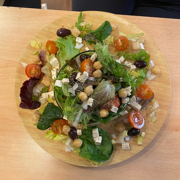 photo of A Flama Ensalada mediterránea shared by @neil on  06 May 2022 - review