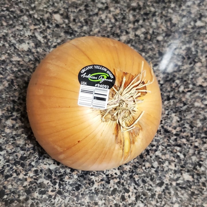 photo of Andersen Organics Organic Yellow Onion shared by @lucyfoxx on  19 Oct 2022 - review