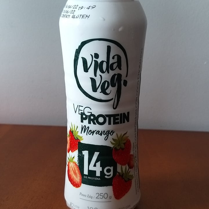 photo of Vida Veg Iogurte proteico sabor morango shared by @marimaturano on  14 May 2022 - review