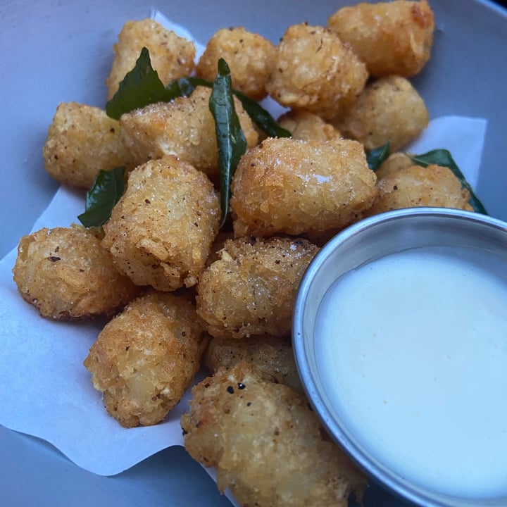 photo of Raw Kitchen Bar Tater tots shared by @vegan-everafter on  16 Aug 2021 - review