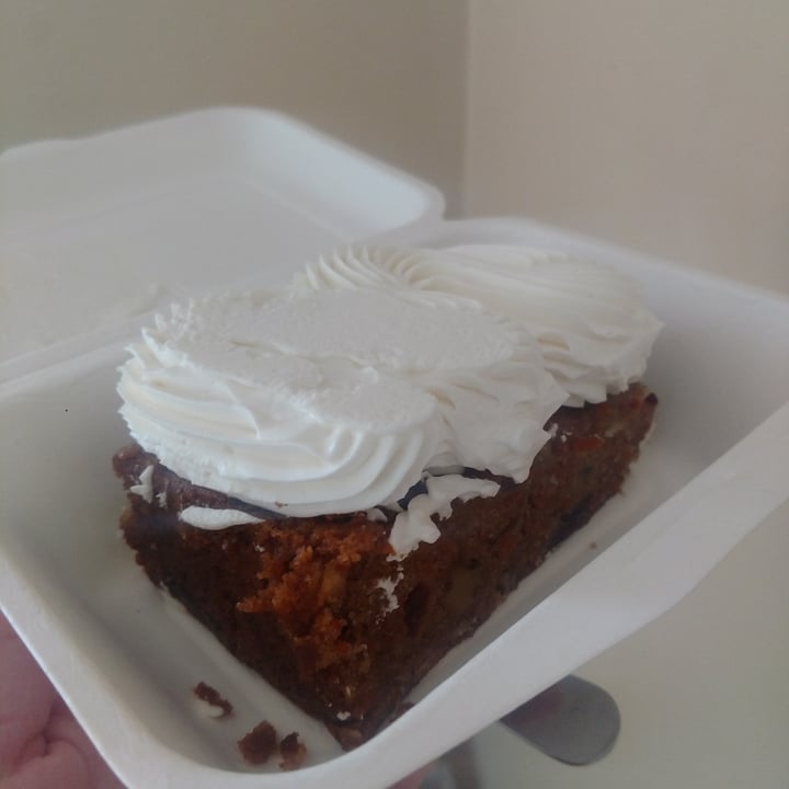 photo of Vegan East Carrot Cake shared by @iszy on  03 Jul 2020 - review