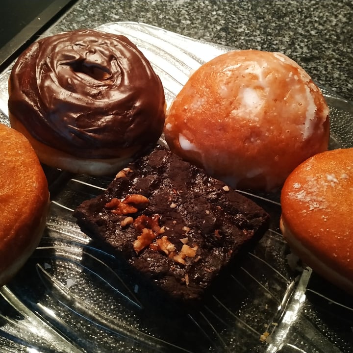 photo of Vegan Queen Donuts de chocolate shared by @aritocebolla on  20 Sep 2020 - review