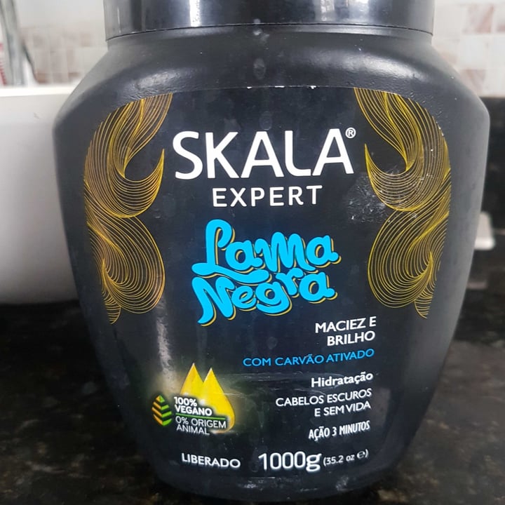 photo of Skala Creme lama negra da skala meu preferido e 100%vegano e n tem testes em animais recomendo muito shared by @pribabi on  29 Apr 2022 - review