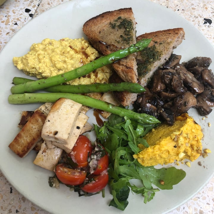 photo of KYND COMMUNITY Big Boss Breaky shared by @baliveganclub on  15 Sep 2021 - review