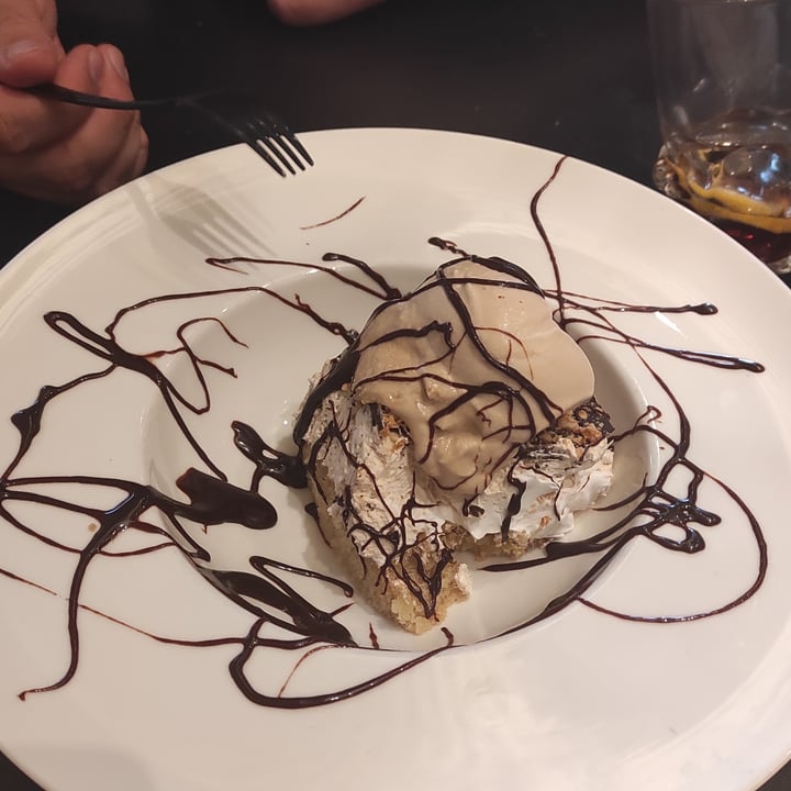 review photo of Street & Soul Tarta Ferrero Rocher shared by @anyeth on 16 Apr 2022 - review