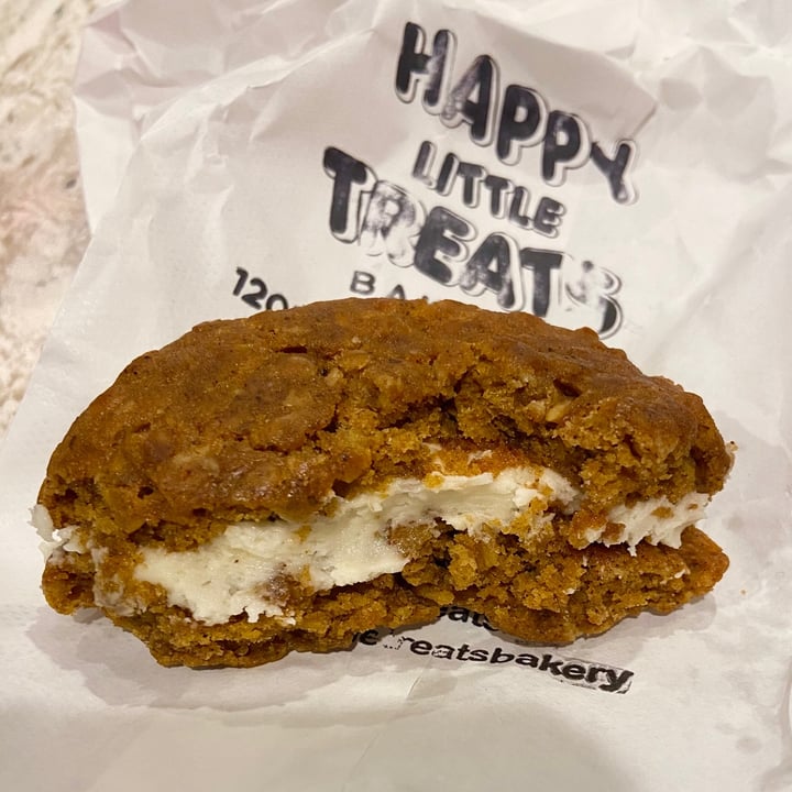 photo of Happy Little Treats Oatmeal cream pie shared by @vfct on  06 May 2021 - review