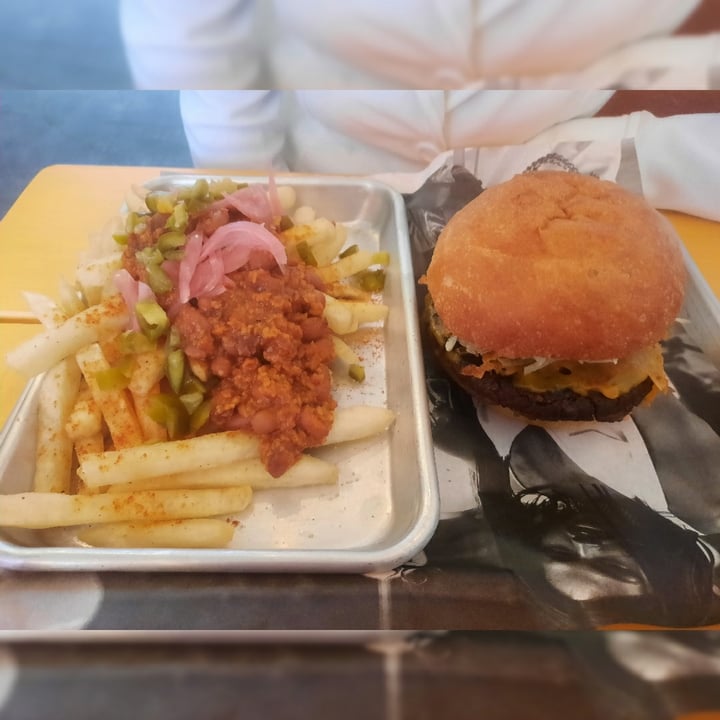 photo of Fat Vegan Combo fat vegan con papanachos shared by @karinalflores on  24 Jan 2021 - review